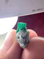 19.30ct Swat Emerald Specimen – Vivid Green Natural Crystal with Striking Structure - Image 5