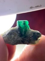19.30ct Swat Emerald Specimen – Vivid Green Natural Crystal with Striking Structure - Image 6