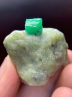 Natural Power and Prestige - 135.40-Carat Swat Emerald Specimen - Image 8
