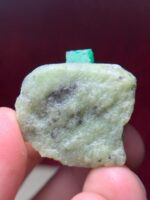 Natural Power and Prestige - 135.40-Carat Swat Emerald Specimen - Image 9
