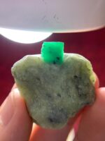 Natural Power and Prestige - 135.40-Carat Swat Emerald Specimen - Image 10
