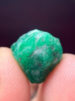 Spotlight on the 7.55ct Emerald Crystal: A Brilliant Gemstone of Exquisite Clarity - Image 3