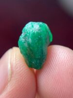 Spotlight on the 7.55ct Emerald Crystal: A Brilliant Gemstone of Exquisite Clarity - Image 10