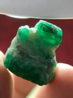 The Majesty of Swat: A 42.44ct Emerald Crystal Worthy of Royalty - Image 2