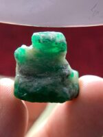 The Majesty of Swat: A 42.44ct Emerald Crystal Worthy of Royalty - Image 4