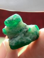The Majesty of Swat: A 42.44ct Emerald Crystal Worthy of Royalty - Image 5