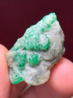 Discover the Majesty of a 42.30 Carat Emerald Specimen - Image 4