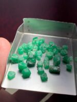 31.05ct Swat Emerald Rough Lot: Untouched Crystals with Collector Appeal - Image 3