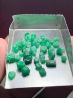 31.05ct Swat Emerald Rough Lot: Untouched Crystals with Collector Appeal - Image 6