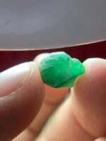 5.17ct Natural Emerald Crystal – Swat Pakistan | Uncut Raw Green Gemstone 11.79×8.70×8.51mm - Image 3