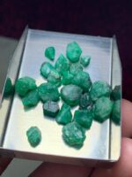 Raw Elegance: 39.35 ct Swat Emerald Rough (9.52 × 8.10 × 6.19 mm) - Image 3
