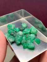 Raw Elegance: 39.35 ct Swat Emerald Rough (9.52 × 8.10 × 6.19 mm) - Image 4