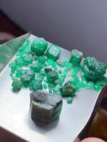 35.60ct Rough Emerald Lot from Swat Valley – Natural Crystals (12.41 × 10.24 × 8.57 mm) - Image 2