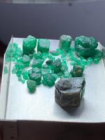 35.60ct Rough Emerald Lot from Swat Valley – Natural Crystals (12.41 × 10.24 × 8.57 mm) - Image 3