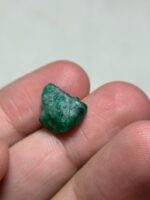Uncut Emerald Crystal from Swat Valley – 6.72 Carats of Earth-Grown Elegance - Image 4