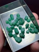 Majestic 28.85 ct Swat Emerald Rough: Uncut Natural Beauty (9.17 × 8.19 × 5.28 mm) - Image 4