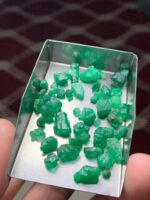 Inside a 39.51 Carat Swat Emerald Rough Lot: Nature in Its Raw Form - Image 9