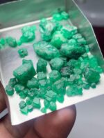 57.30ct Swat Emerald Rough Lot (19x7x6mm): Long Natural Crystals with Deep Green - Image 7