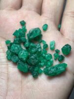 57.30ct Swat Emerald Rough Lot (19x7x6mm): Long Natural Crystals with Deep Green - Image 10