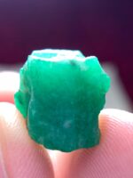 Spectacular 16.10‑Carat Swat Emerald Crystal – Untreated Natural Beauty - Image 6