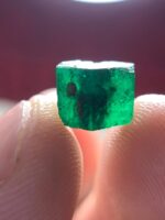 4.30 ct Swat Emerald Crystal — A Petite Treasure of Natural Elegance - Image 3