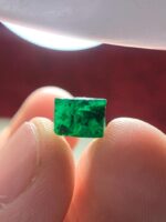 4.30 ct Swat Emerald Crystal — A Petite Treasure of Natural Elegance - Image 6