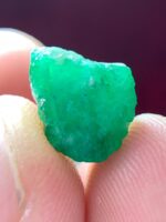 6.05 ct Swat Emerald Crystal (9.36 × 8.96 × 8.34 mm) – Natural Untreated Green Beryl from Northern Pakistan - Image 4