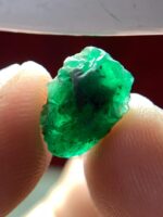 Featured Stone: 3.91 ct Swat Emerald Crystal — Elegant and Well-Proportioned - Image 7