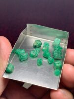 32.00ct Swat Emerald Rough Lot: Fine Natural Crystals for Cutters & Collectors - Image 3