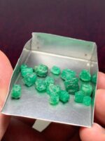 32.00ct Swat Emerald Rough Lot: Fine Natural Crystals for Cutters & Collectors - Image 7