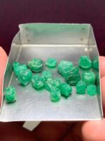 32.00ct Swat Emerald Rough Lot: Fine Natural Crystals for Cutters & Collectors - Image 10