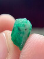 4.75ct Swat Emerald Crystal – Untreated & Naturally Stunning - Image 4