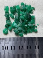 Raw Wealth in Green: 46.69ct Swat Emerald Rough Lot for Collectors & Cutters - Image 8