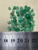 37.60ct Panjshir Emerald Rough Lot – Fine Afghan Green in Natural Crystal Form - Image 11