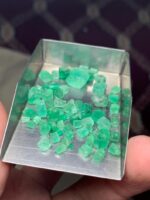 37.60ct Panjshir Emerald Rough Lot – Fine Afghan Green in Natural Crystal Form - Image 8