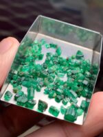 Panjshir Emerald Rough Lot – 28.65 Carats of Natural Crystal Form - Image 2