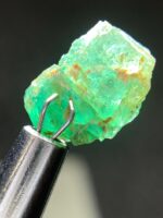 Discovering the Beauty of a 3.40ct Emerald from Afghanistan's Panjshir Valley - Image 7