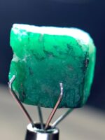 13.80ct Swat Emerald Crystal: Raw Green Beryl - Image 3