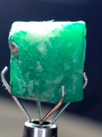 13.80ct Swat Emerald Crystal: Raw Green Beryl - Image 10
