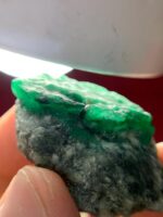 146.5 ct Emerald Specimen from Swat Valley (43.71 × 33.28 × 16.84 mm): A Giant of Nature - Image 2