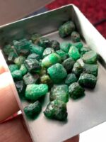 72.05ct Swat Rough Emerald Lot: Vibrant Small Crystals with Authentic Origin (11x8x6mm Avg) - Image 6