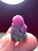 Exploring the 49.90 ct Ruby Specimen from Afghanistan: A Massive Gem of Exceptional Quality - Image 5