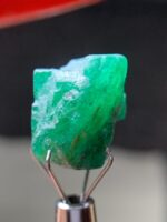 Majestic Green: 18.58ct Emerald Crystal from Swat Valley - Image 3