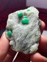 226.60ct Emerald Specimen – A Museum-Grade Crystal with Striking Size and Color - Image 6