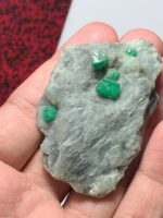 226.60ct Emerald Specimen – A Museum-Grade Crystal with Striking Size and Color - Image 8