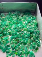 Natural Riches: 33.60ct Lot of Rough Swat Emeralds with Fine Green Color - Image 9