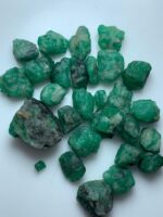 138.75 Carat Swat Emerald Rough Lot – Large Natural Stones (19x15x10mm) - Image 6