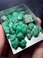 138.75 Carat Swat Emerald Rough Lot – Large Natural Stones (19x15x10mm) - Image 10