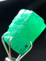8.23ct Swat Emerald Crystal: A Bold Expression of Nature’s Artistry - Image 6