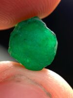 8.23ct Swat Emerald Crystal: A Bold Expression of Nature’s Artistry - Image 7